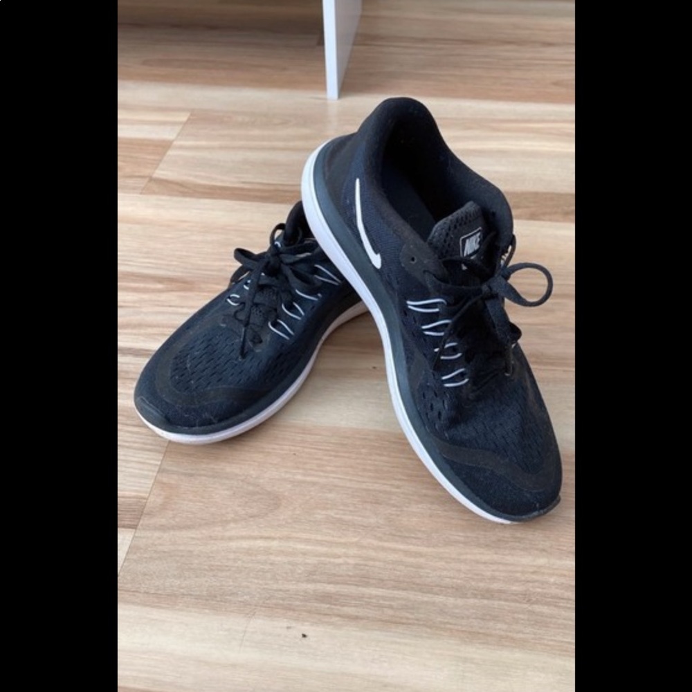 Nike flex 2017 running shoes